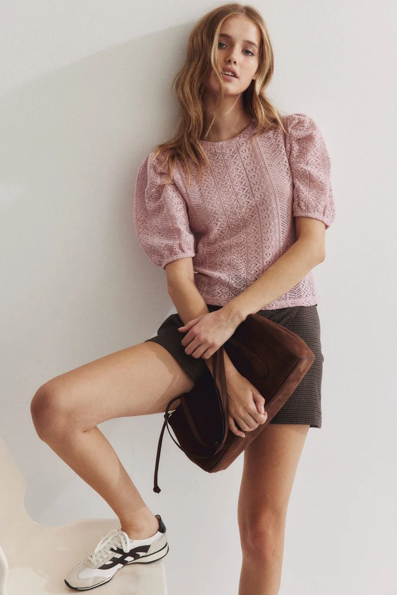 اتش اند ام بلوزة بأكمام منفوخة